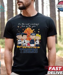 Auburn Tigers Peanuts Characters Autumn It’s The Most Wonderful Time Of The Year Shirt