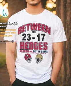Between the Hedges Georgia Bulldogs vs. Notre Dame Fighting Irish 2019 Football Score T Shirt