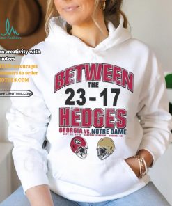 Between the Hedges Georgia Bulldogs vs. Notre Dame Fighting Irish 2019 Football Score T Shirt