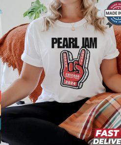 Designs Pearl jam Aug 19 chicago Wrigley Field 2024 AUg 31 shirt