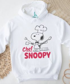 Juniors' Peanuts Chef Snoopy shirt