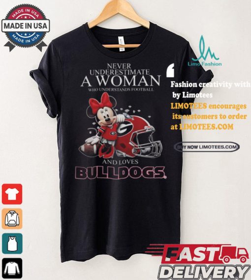Never Underestimate A Woman Who Understands Football And Loves Georgia Bulldogs x Minnie Mouse T Shirt