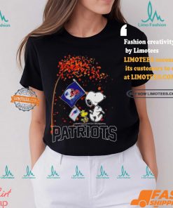 New England Patriots Snoopy Fan Enjoying The Fall Season T Shirt