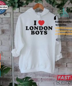 Official Maisie Peters Wearing I Love London Boys t shirt