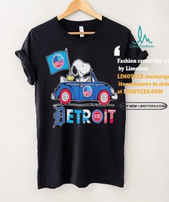 Official Snoopy And Woodstock Driving Car Detroit Sports Teams Flag T Shirt