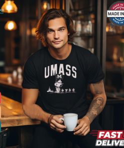 Official Snoopy And Woodstock Peanuts x UMass Beagle Scouts Painting t shirt