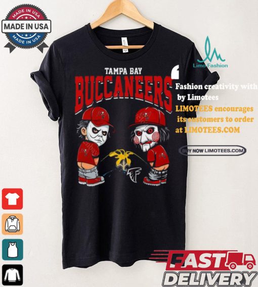 Tampa Bay Buccaneers NFL Halloween Peeing Funny Shirt
