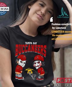 Tampa Bay Buccaneers NFL Halloween Peeing Funny Shirt