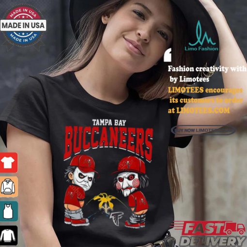 Tampa Bay Buccaneers NFL Halloween Peeing Funny Shirt