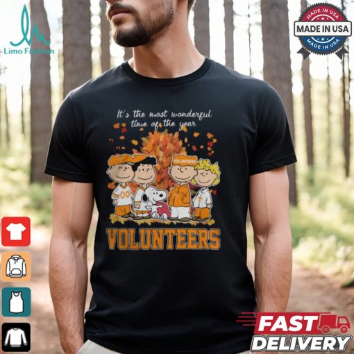 Tennessee Volunteers Peanuts Characters Autumn It’s The Most Wonderful Time Of The Year Shirt