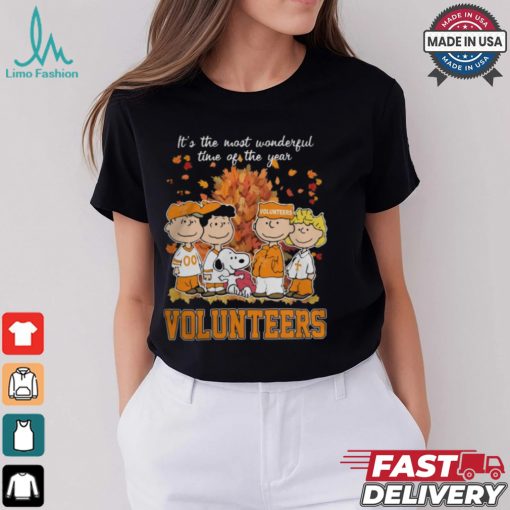 Tennessee Volunteers Peanuts Characters Autumn It’s The Most Wonderful Time Of The Year Shirt