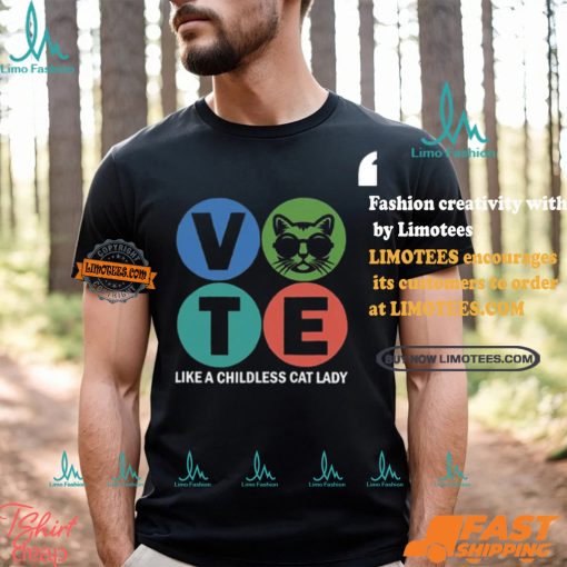 Vote Like A Childless Cat Lady Print Round Neck T shirt