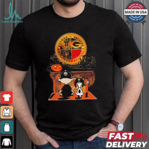 Charlie Brown And Snoopy Watching Wisconsin Sports Teams Halloween Shirt