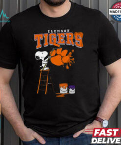 Clemson Tigers Snoopy Painting Shirt, hoodie, sweater, long sleeve and tank top Clemson Tigers Snoopy Painting Shirt