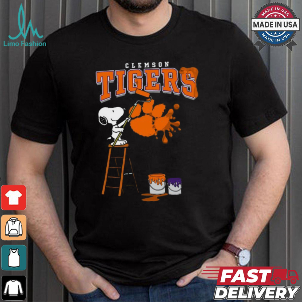 Clemson Tigers Snoopy Painting Shirt Clemson Tigers Snoopy Painting Shirt