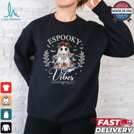 Espooky vibes maestra halloween spanish mexican teacher shirt