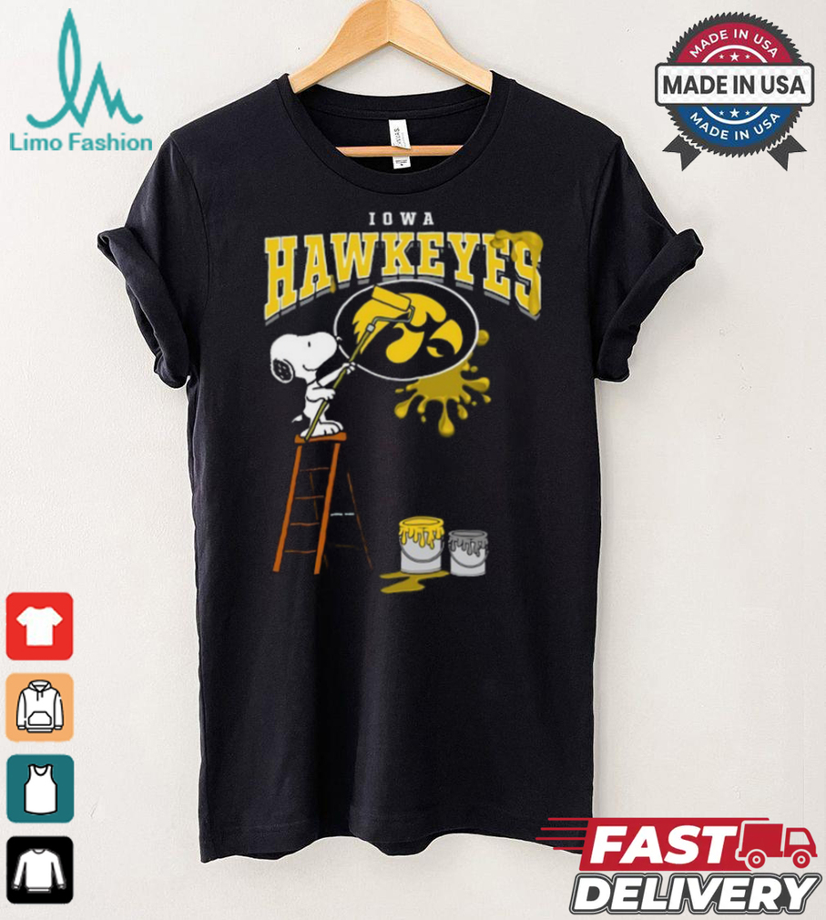 Iowa Hawkeyes Snoopy Painting Shirt Iowa Hawkeyes Snoopy Painting Shirt