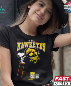 Iowa Hawkeyes Snoopy Painting Shirt