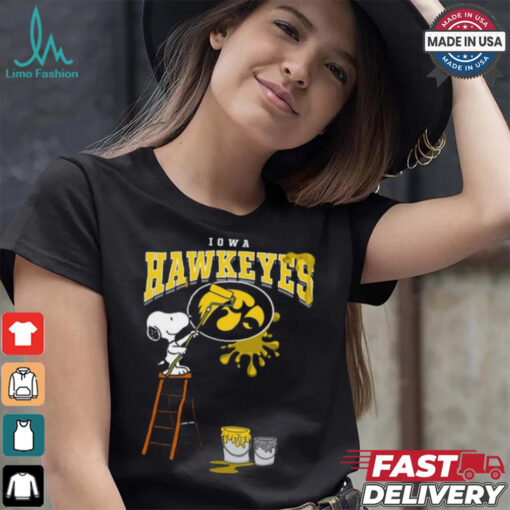 Iowa Hawkeyes Snoopy Painting Shirt