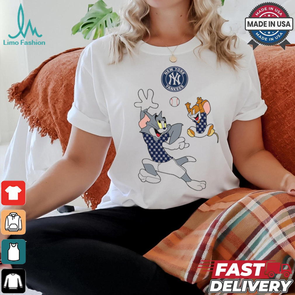 MLB Tom And Jerry New York Yankees T Shirt MLB Tom And Jerry New York Yankees T Shirt