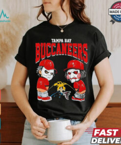 Michael Myers And Billy The Puppet X Tampa Bay Buccaneers Pee On NFL Teams Halloween Shirt