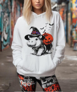 Moo Deng Bouncy Pig Moo Deng Halloween Funny Hippo With Pumpkin Witch Hat 2024 shirt