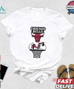 NBA Snoopy Chicago Bulls T Shirt