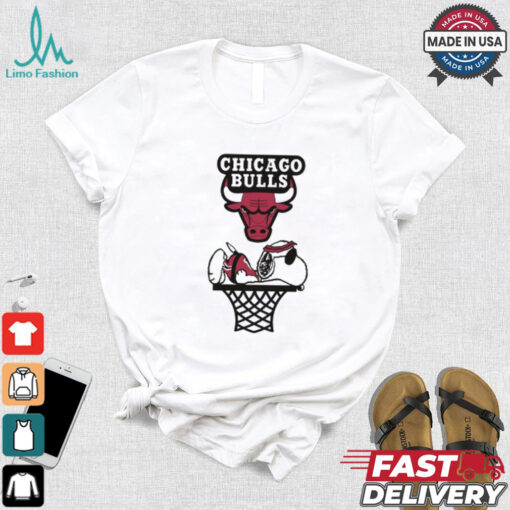 NBA Snoopy Chicago Bulls T Shirt