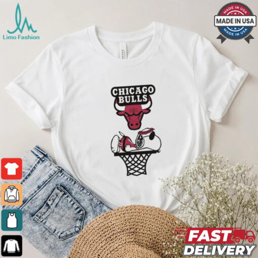 NBA Snoopy Chicago Bulls T Shirt