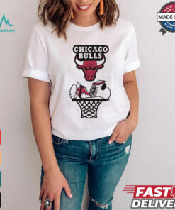 NBA Snoopy Chicago Bulls T Shirt
