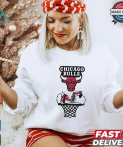 NBA Snoopy Chicago Bulls T Shirt