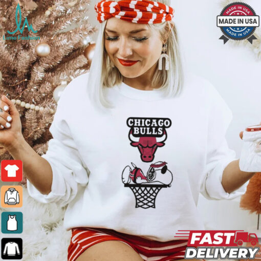 NBA Snoopy Chicago Bulls T Shirt