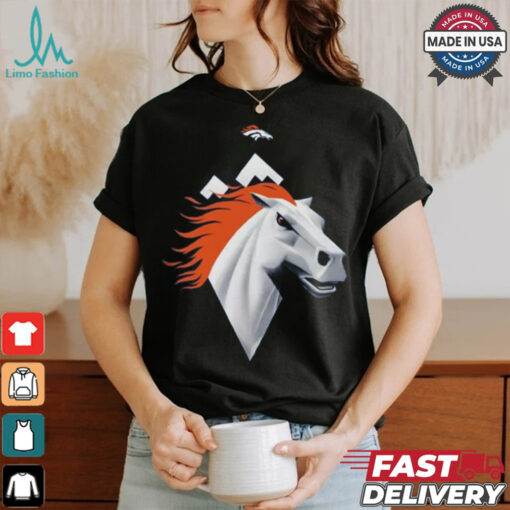 NFL Team Apparel Denver Broncos Illustration T Shirt