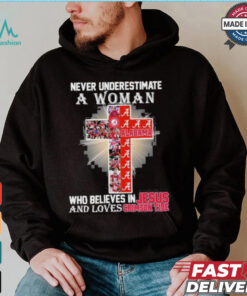 Never Underestimate A Woman Who Believes In Jesus And Loves Alabama Crimson Tide T Shirt