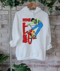 Nine lives cartoon design shirt
