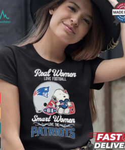 Real Women Love Football Smart Women Love The New England Patriots T Shirt