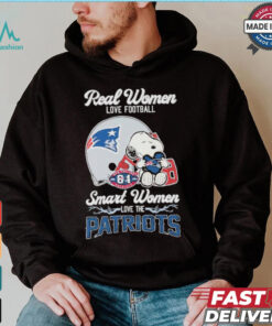 Real Women Love Football Smart Women Love The New England Patriots T Shirt