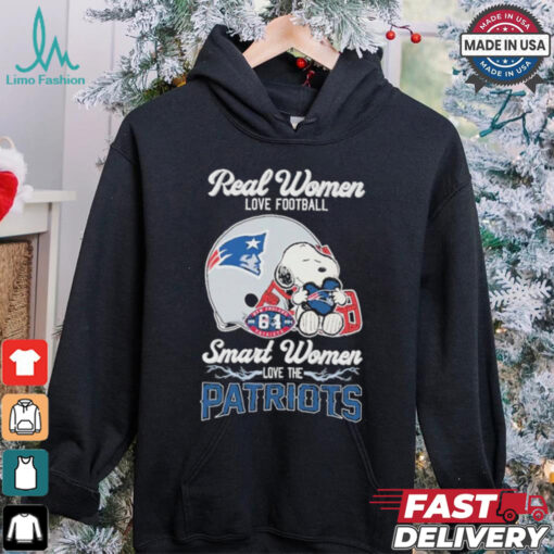 Real Women Love Football Smart Women Love The New England Patriots T Shirt