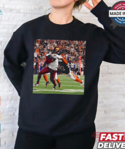 Terry McLaurin 17 of the Washington Commanders catches a 55 yard pass against Cam Taylor Britt 29 of the Cincinnati Bengals t shirt