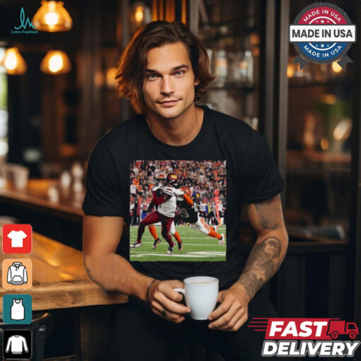 Terry McLaurin 17 of the Washington Commanders catches a 55 yard pass against Cam Taylor Britt 29 of the Cincinnati Bengals t shirt