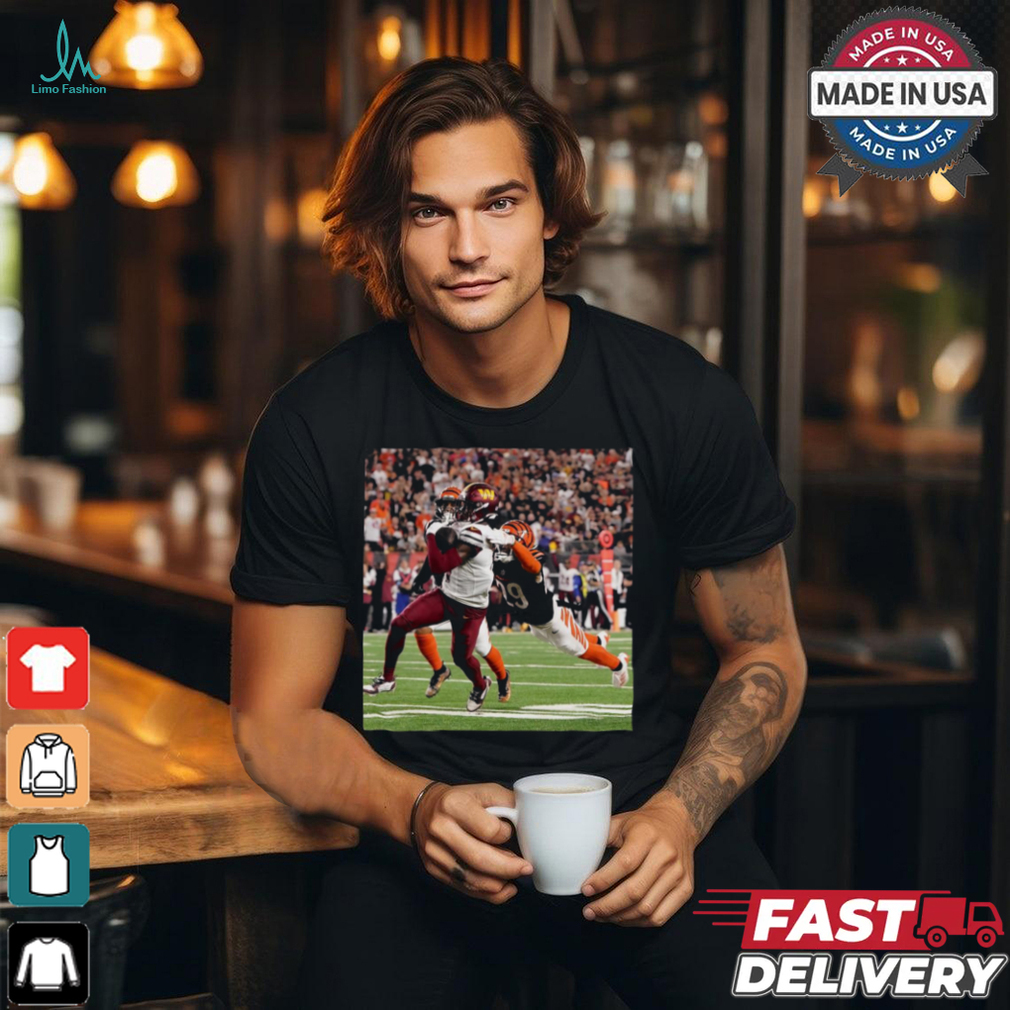 Terry McLaurin 17 of the Washington Commanders catches a 55 yard pass against Cam Taylor Britt 29 of the Cincinnati Bengals t shirt Terry McLaurin 17 of the Washington Commanders catches a 55 yard pass against Cam Taylor Britt 29 of the Cincinnati Bengals t shirt