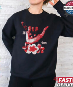 The Shaka Dylan Raiola Nebraska Cornhuskers Hand Graphic t shirt