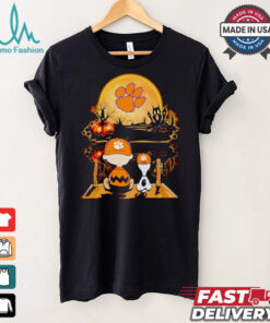 Charlie Brown and Snoopy watch Clemson Tigers moon Halloween shirt