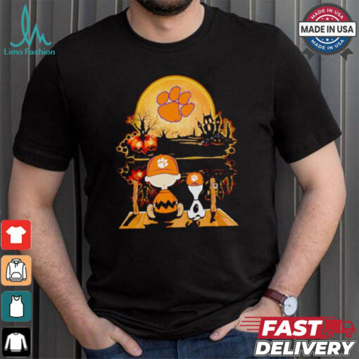 Charlie Brown and Snoopy watch Clemson Tigers moon Halloween shirt