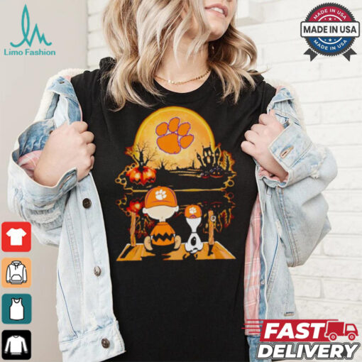 Charlie Brown and Snoopy watch Clemson Tigers moon Halloween shirt