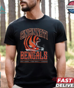 Cincinnati Bengals Helmet Garment Dyed Heavyweight T Shirt