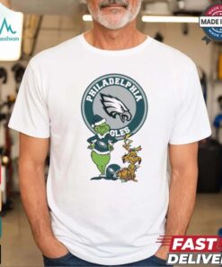 Grinch And Max Philadelphia Eagles Merry Christmas 2024 Shirt