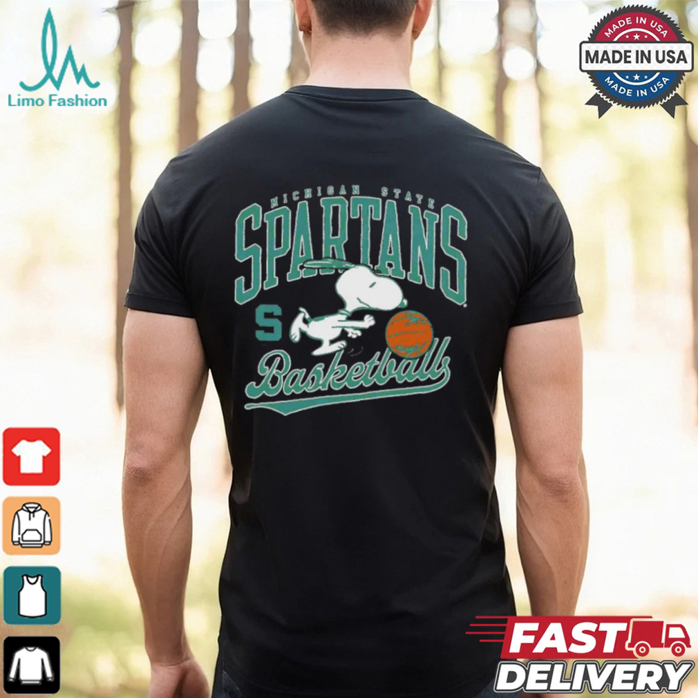 Michigan State Spartans basketball Snoopy shirt Michigan State Spartans basketball Snoopy shirt