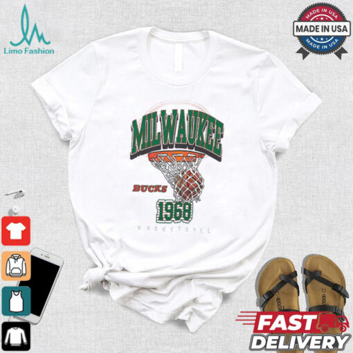 Mitchell & Ness HWC ’68 Logo Swagger Milwaukee Bucks T Shirt