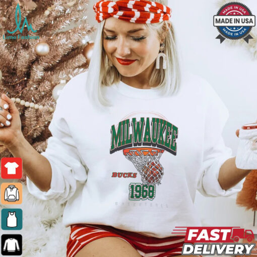 Mitchell & Ness HWC ’68 Logo Swagger Milwaukee Bucks T Shirt